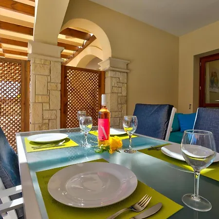 2 Bedroom Eros With Private Pool And Garden, Aphrodite Hills Apartament *